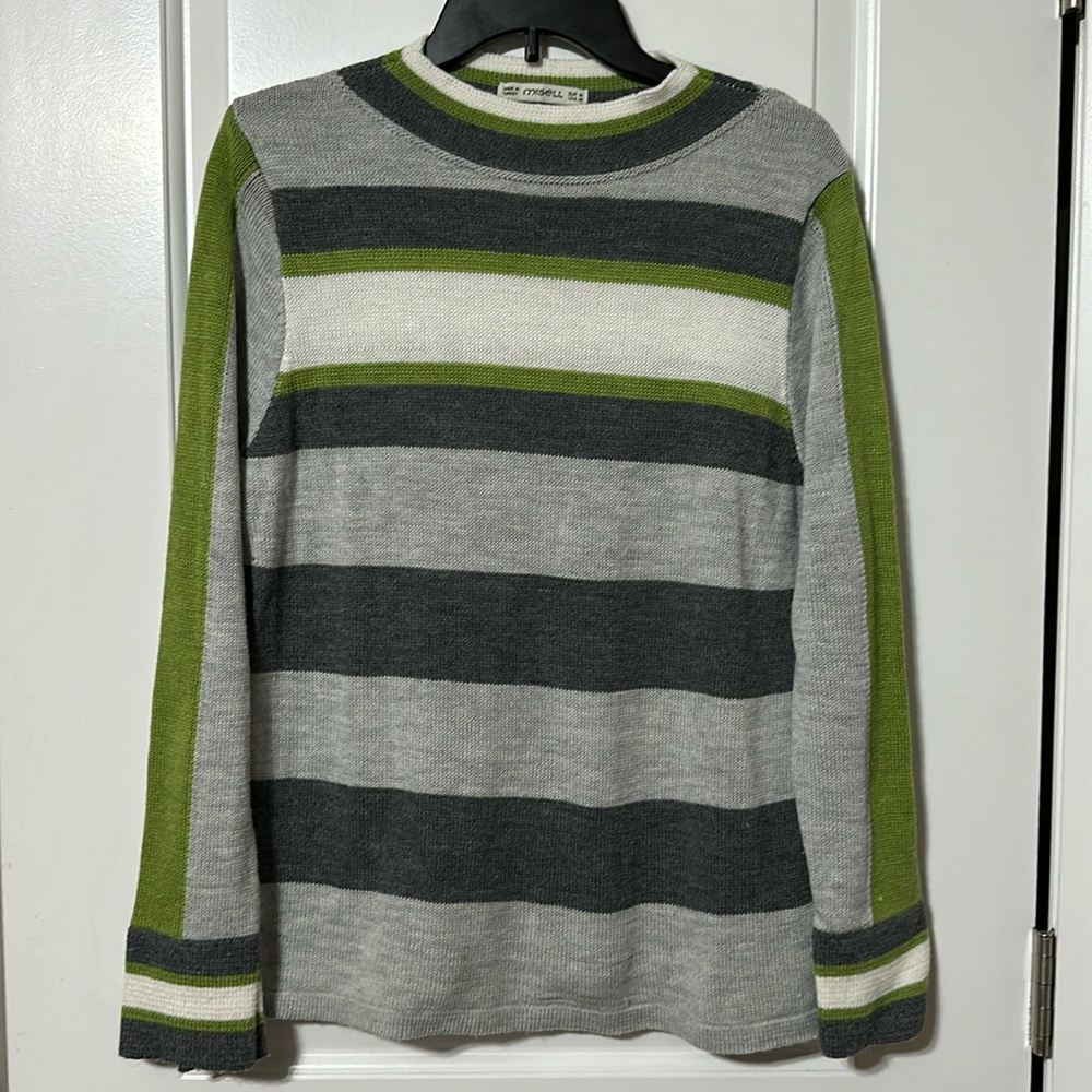 Women’s sweater. Gray and green  size M